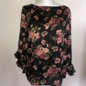 Beautiful gently worn Ralph Lauren floral blouse